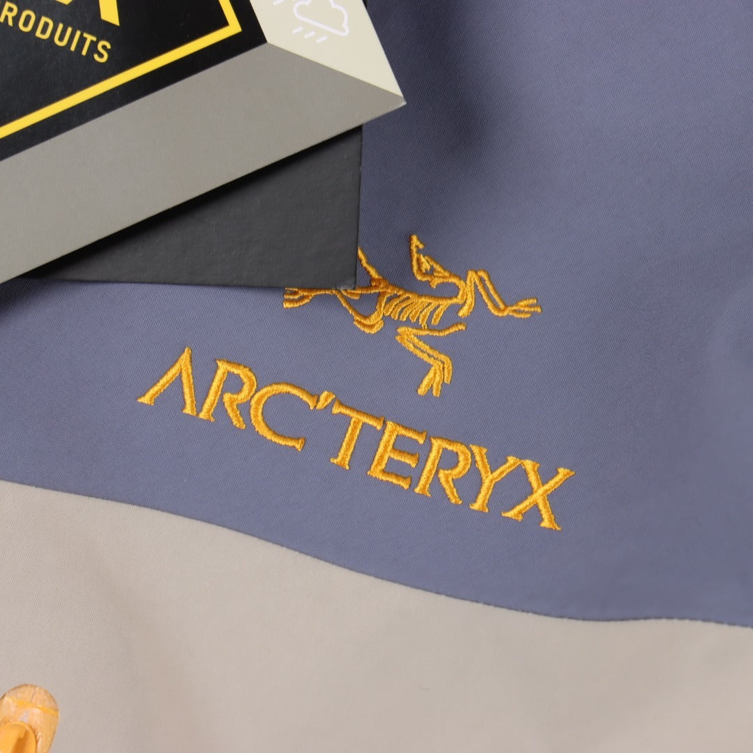 Arc'teryx Alpha SV Series Men's GORE-TEX Hooded Jacket "Dusty Blue & Beige"-Limited-edition shell jacket